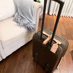 Louis Vuitton Travel Bag! Genuine, pre-loved.